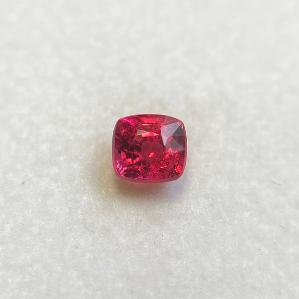 ジェダイスピネル 0.32ct ミャンマー産 AIGS鑑別書付き 天然石 京都