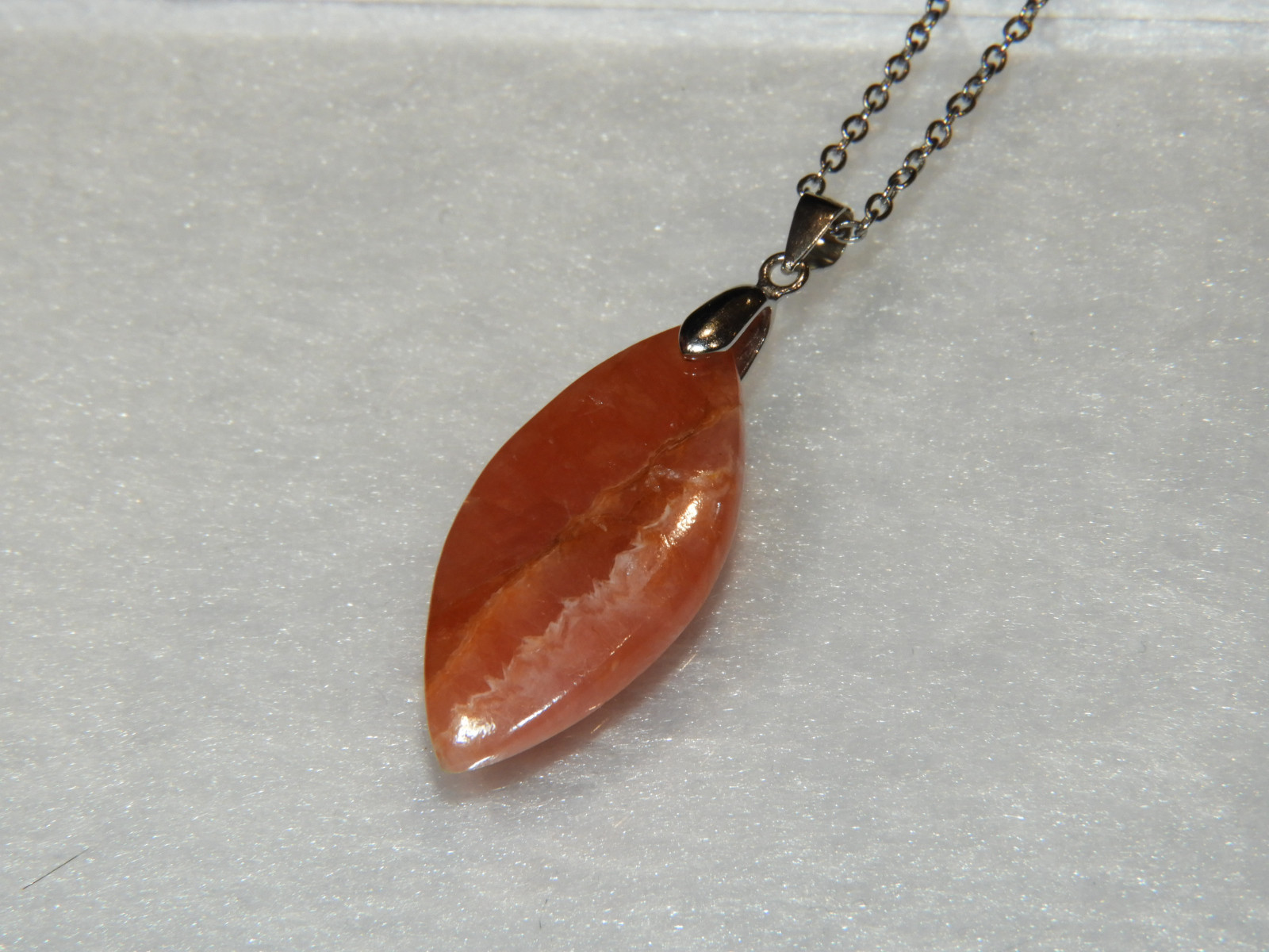 女性のための美を極めるナチュラルインカローズのペンダント！！メイドインジャパン　天然石 ３１