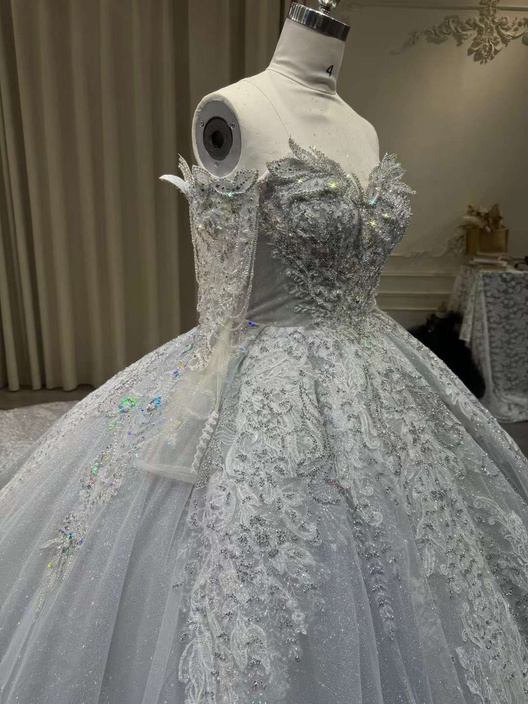 高級ブルーグレー　オフショルダー　取り外し可能お袖　魅惑の花レース　プリンセスライン編み上げ　結婚式二次会前撮りお呼ばれ