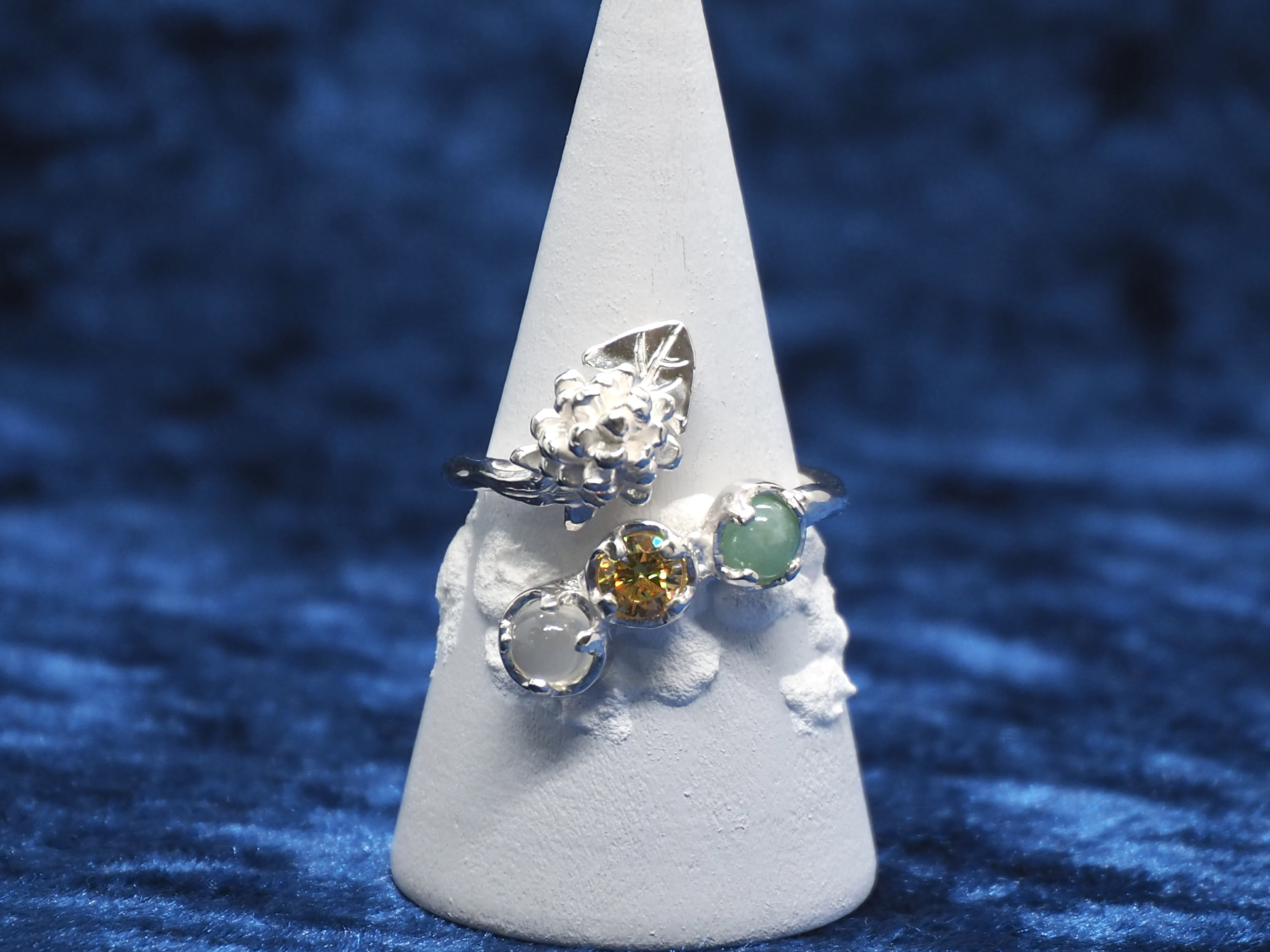 たんぽぽの指輪 ムーンストーン、キュービックジルコニア、エメラルド 12号~14号 Silver925