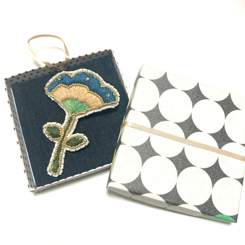 刺繍ブローチ⑥ ブローチ uzumaru 通販 20285977｜Creema(クリーマ)