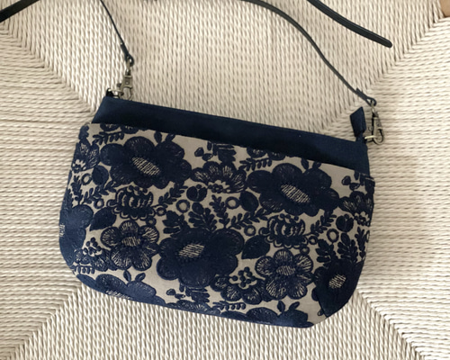 ⚮̈ミナペルホネン smile flower khaki ドラポケショルダー ポシェット