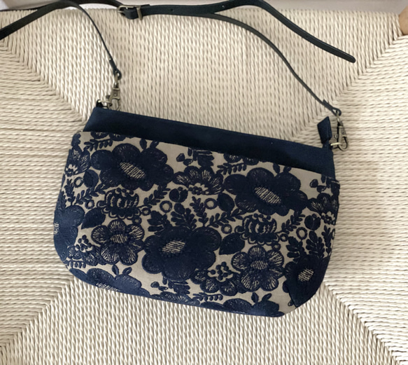 ⚮̈ミナペルホネン smile flower khaki ドラポケショルダー ポシェット