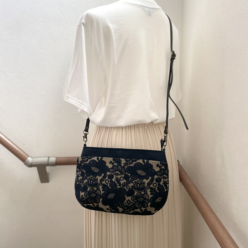 ⚮̈ミナペルホネン smile flower khaki ドラポケショルダー ポシェット