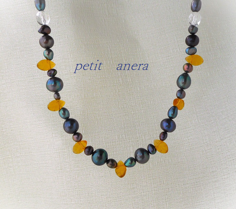 【送料無料】淡水パール／サイズグラデーション／色づく葉のネックレス