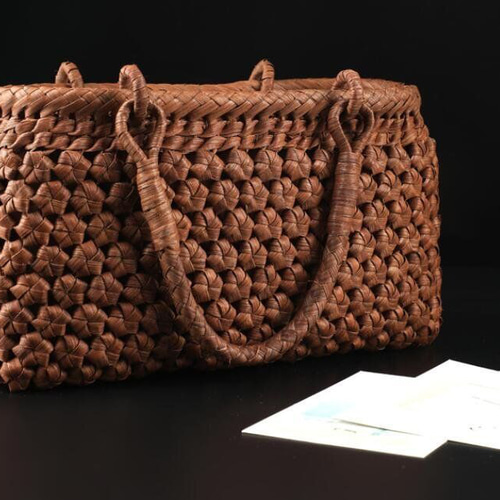 新品推薦☆職人手作り良品 山葡萄かごバッグ 手編み山葡萄籠バッグ