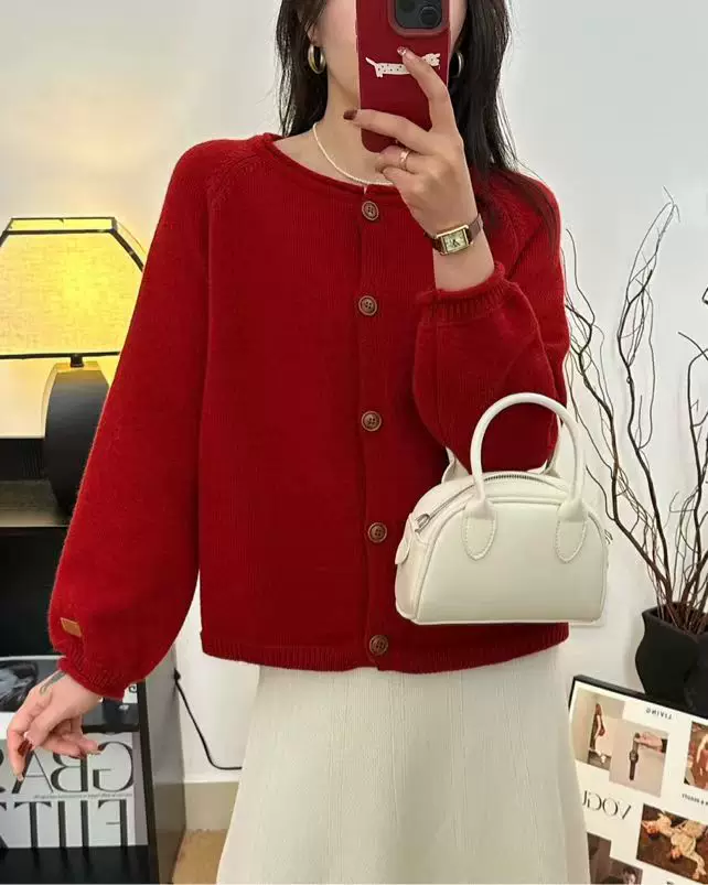 2026年ストレートホワイトカモフラ牛角ボタン ダウンジャケット女性中長期大毛襟厚手冬ファッションコート 高級感 旅行