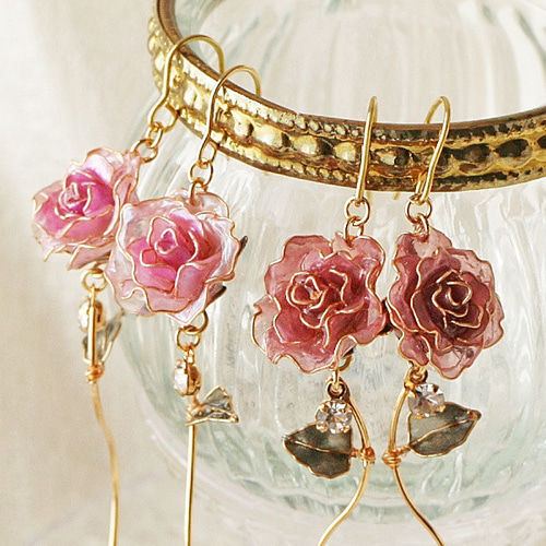 揺れる薔薇のピアス＆イヤリング ディップフラワー ローズ ギフト