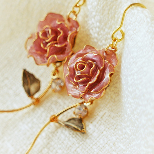 揺れる薔薇のピアス＆イヤリング ディップフラワー ローズ ギフト