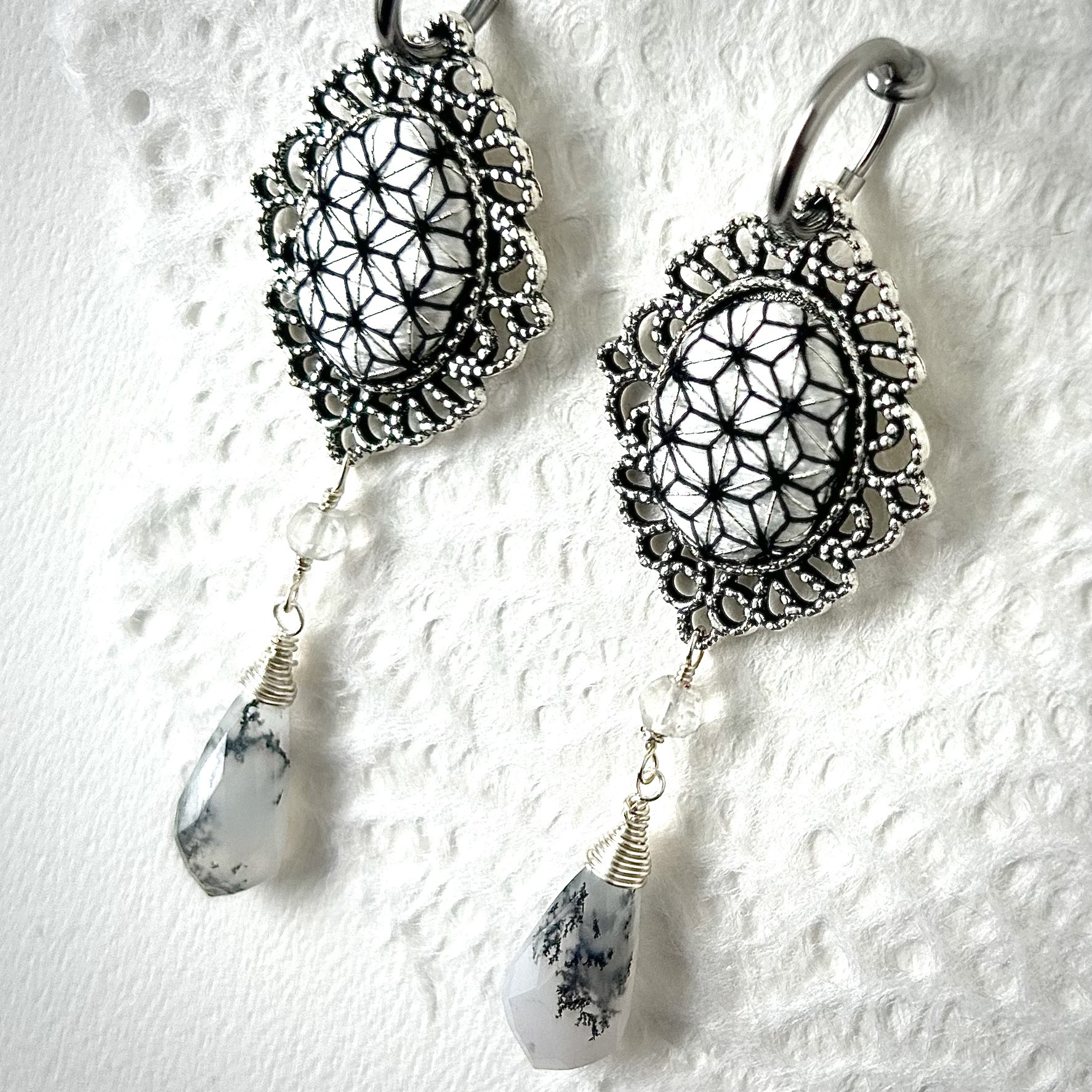 デンドライトオパール×日本刺繍のピアス【繍珠 -煌-】