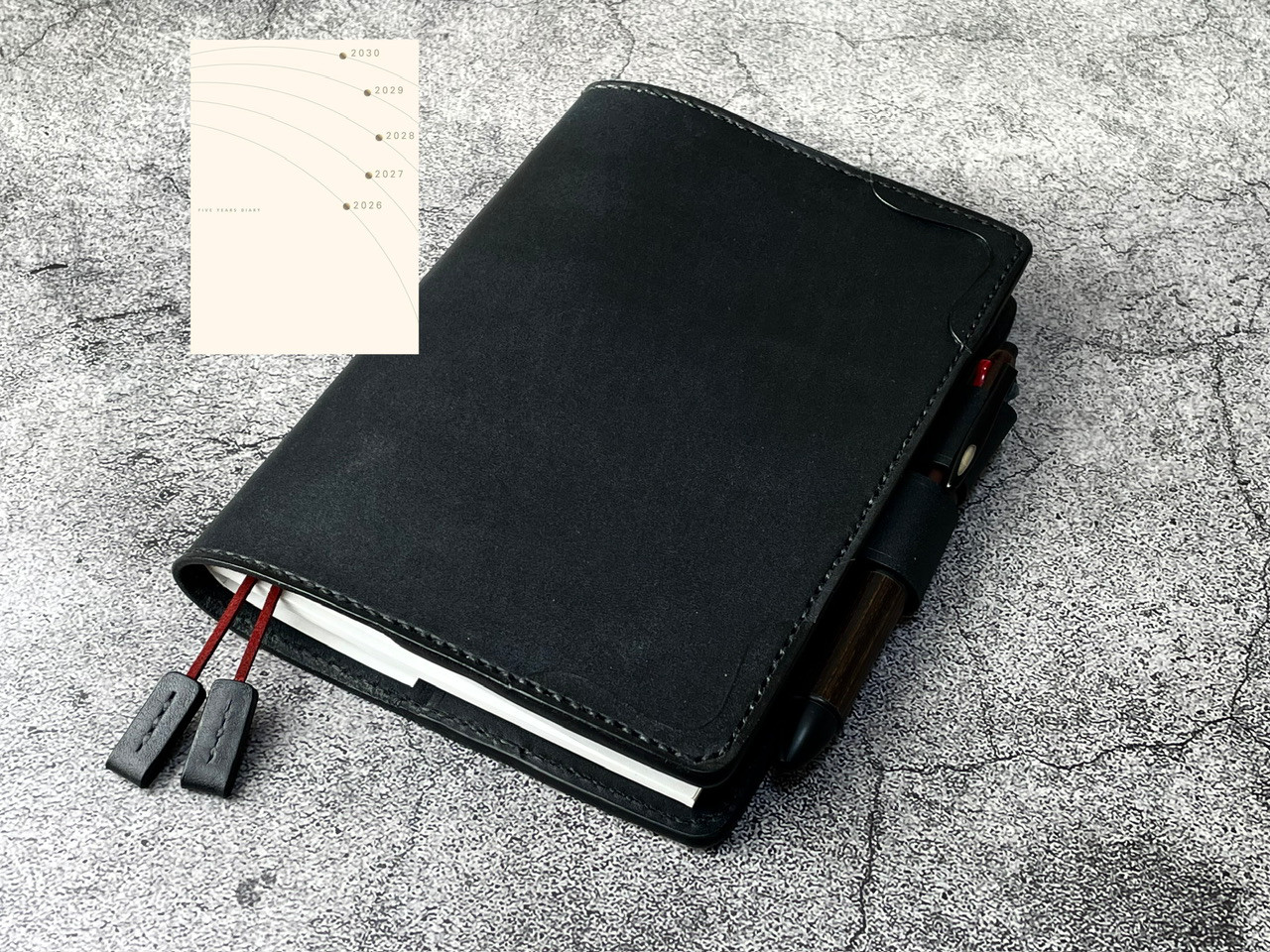 【手縫】高橋手帳B6（5年日記No.957）用黒色着せ替え本革カバー（バタフライストッパー） 2本しおり付き