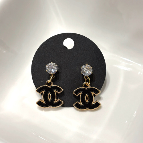 ロゴ ピアス cc ピアス（スタッド・一粒） meru shop 通販 20288025