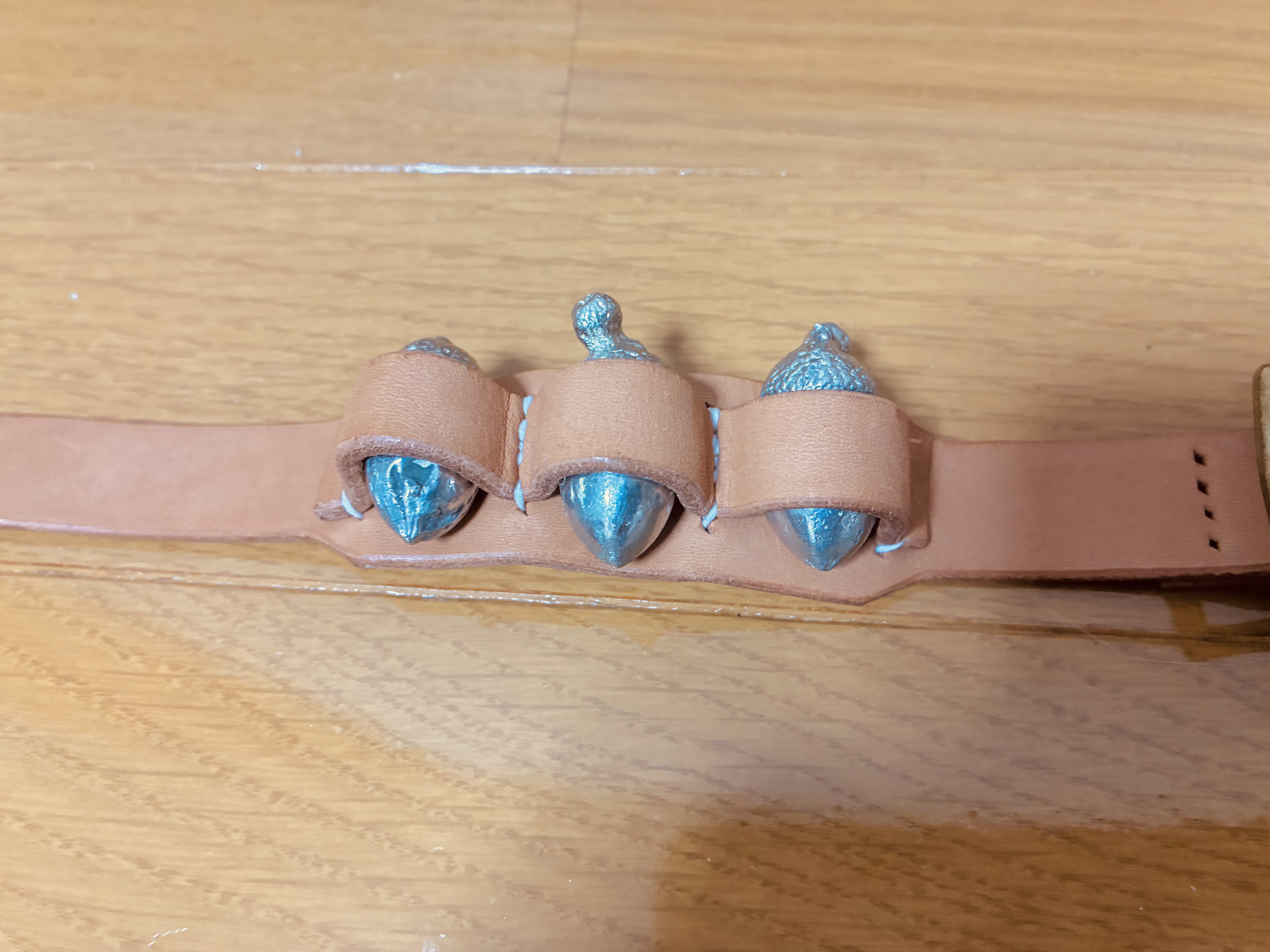 どんぐりとともに