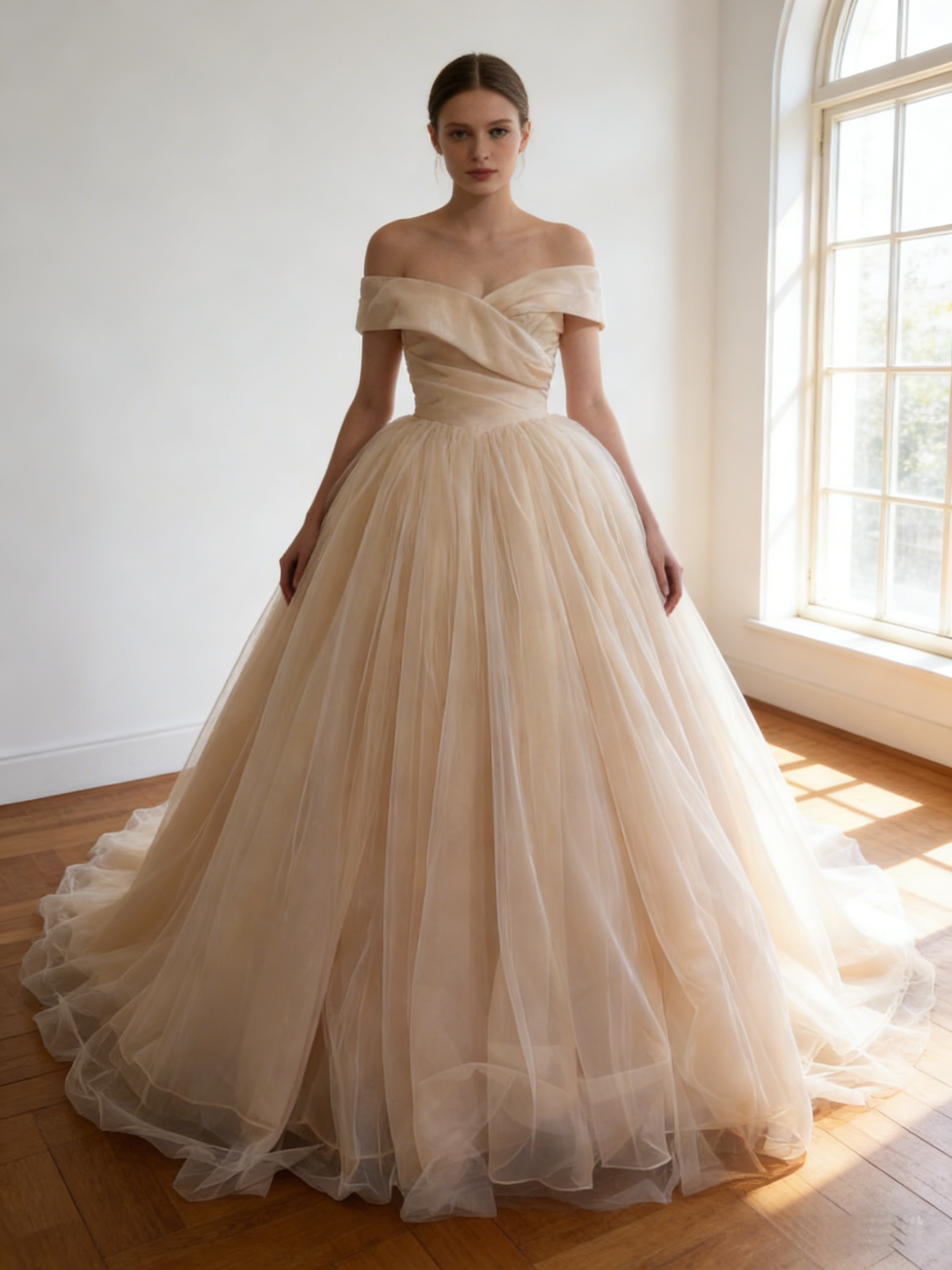 カラードレス  薄シャンパン色  オフショルダー ソフトチュール  編み上げ  華やかなトレーン 結婚式