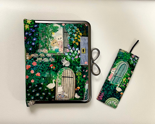 yukiemon』がま口ブックカバー*450ページ対応*動物達のイングリッシュ