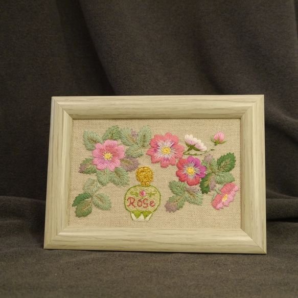 手刺繍】額 フランス刺繍 ローズ 麻 フォトフレーム・写真立て