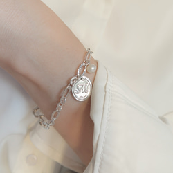 925純銀 復古字母 數字 珍珠 客製化 不對稱鍊 OT扣 手鍊 免費送禮包裝 第1張的照片