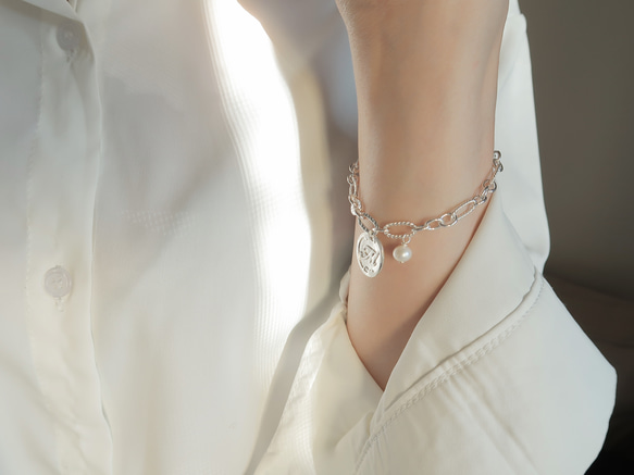 925純銀 復古字母 數字 珍珠 客製化 不對稱鍊 OT扣 手鍊 免費送禮包裝 第12張的照片