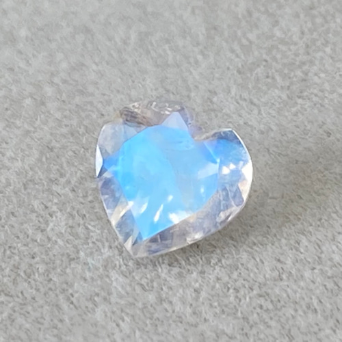 【ハート ムーンストーン ハート シェイプ】 CA86ハートシェイプ ムーンストーン ルース0.65ct 天然石 バクストーン