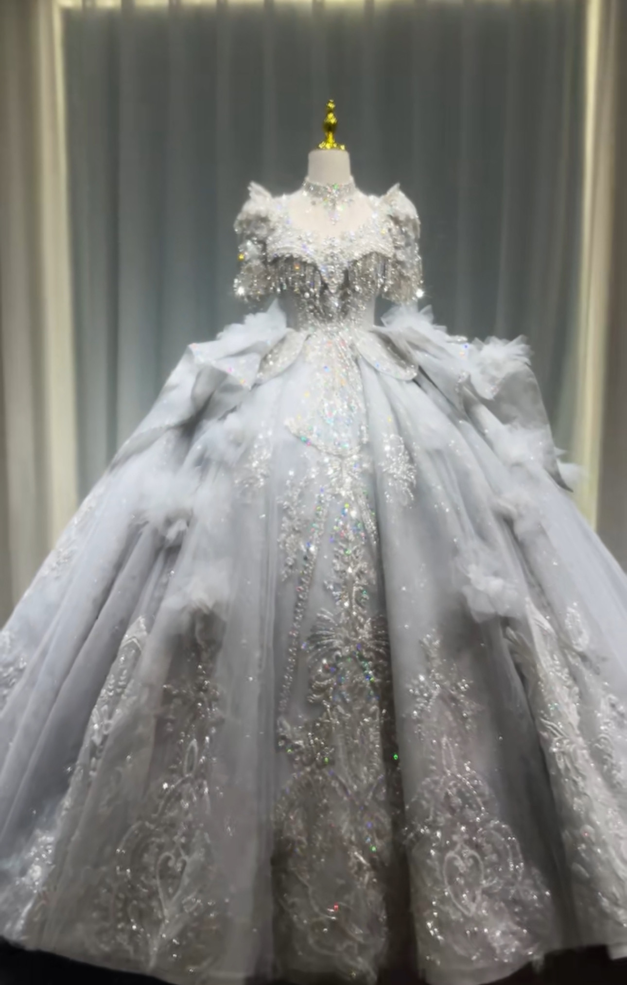 超豪華お買い得　美しいレース　大人気ウェディングドレス　半袖　繊細なレース　編み上げ　背中空き　長袖　上品ブライダル挙式