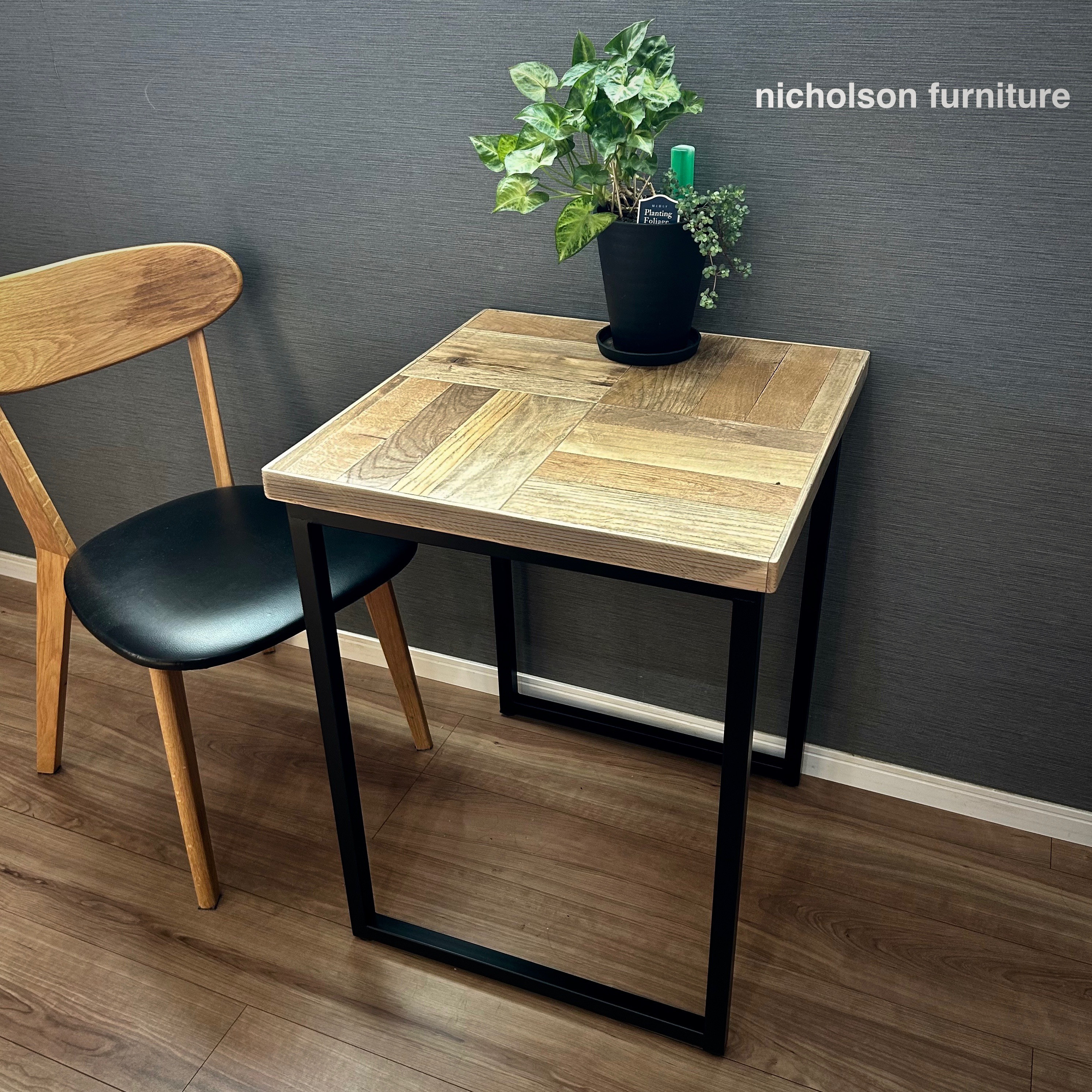 カフェテーブル　オールドウッド　アイアン　スクエア脚