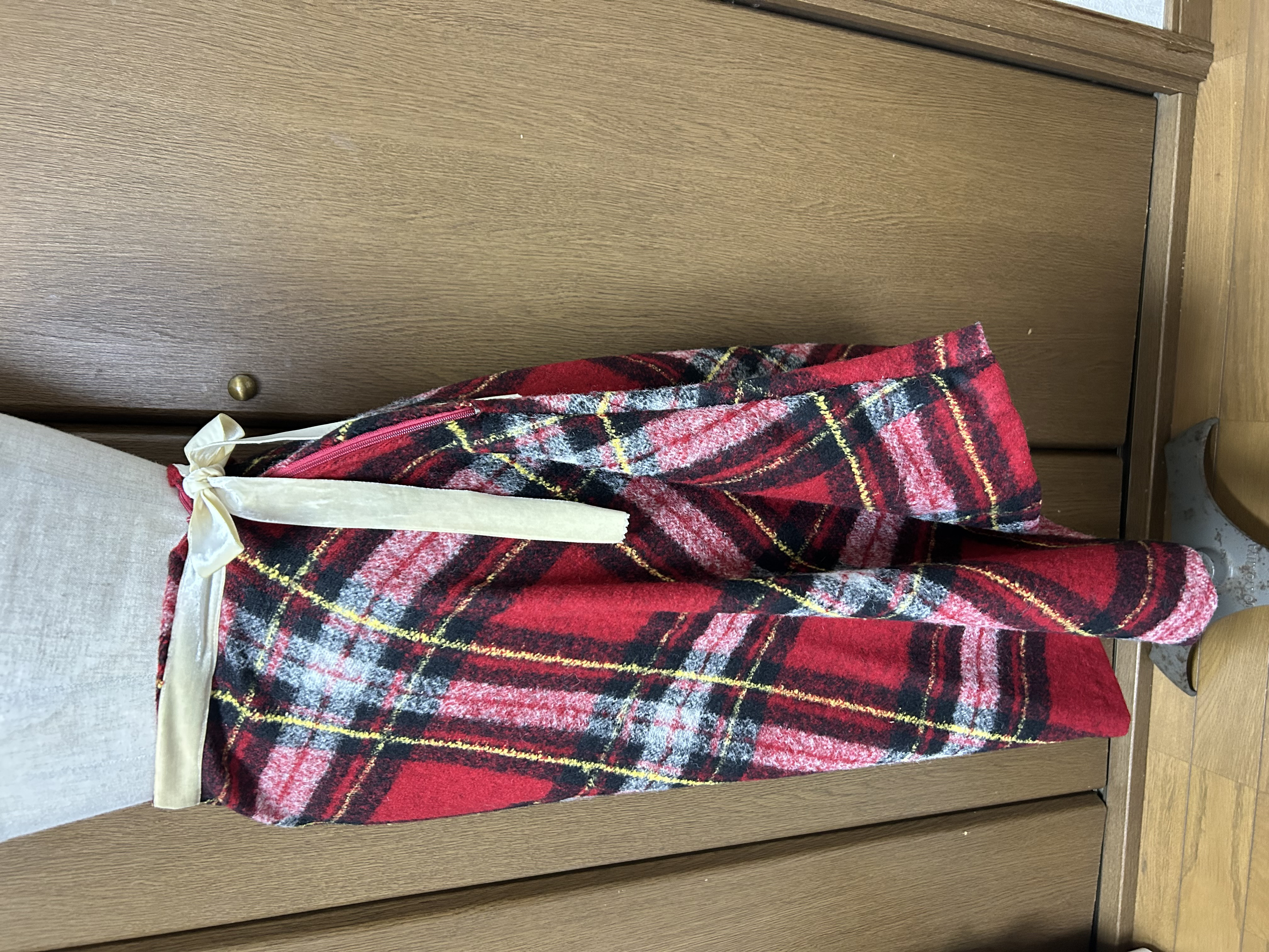 フレアースカート　シャギーウール　裾はランダムになっている