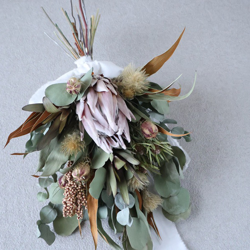 新作！キングプロテアのドライフラワースワッグ ブーケ I Bee