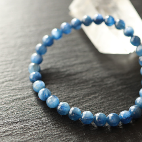 ☆スーパープレミアムブレス☆…☆藍晶石☆カイヤナイト：6ミリ