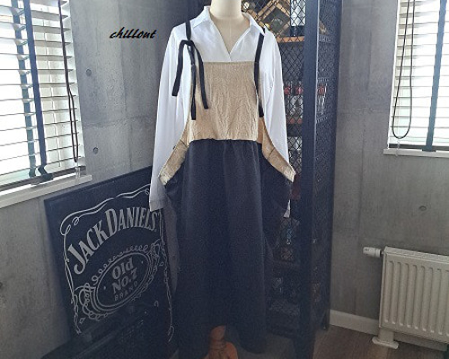 背中がかわいい】マキシ：ギャザー：エプロンドレス：ブラック×リネン