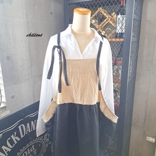 背中がかわいい】マキシ：ギャザー：エプロンドレス：ブラック×リネン