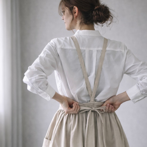 そのままお出かけリネンギャザーエプロン／おうち時間もお洒落に過ごす