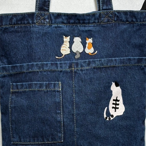 送料無料 A4が入る！背中猫の刺繍 内ポケット付き ZIP式 大人デニム