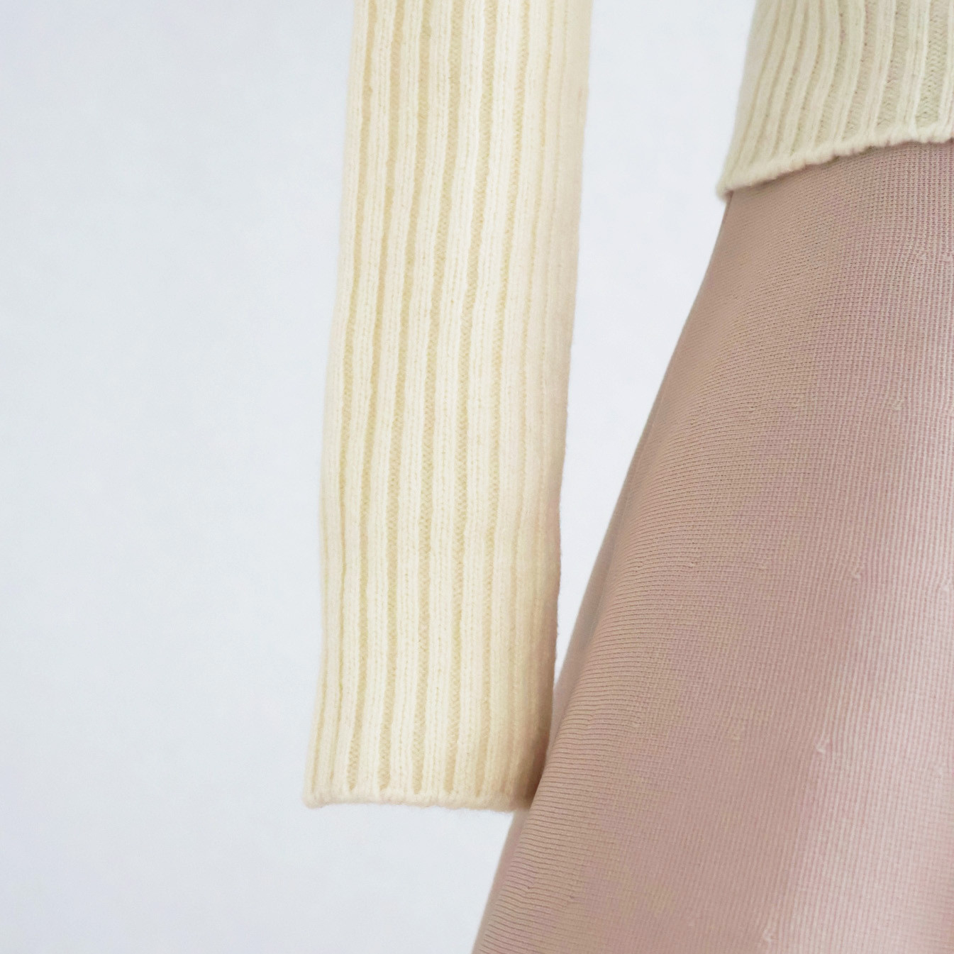 【大人フェミニン！】ホールガーメント カシミヤ混 ケーブル柄 パフショルダープルオーバー【オフホワイト】