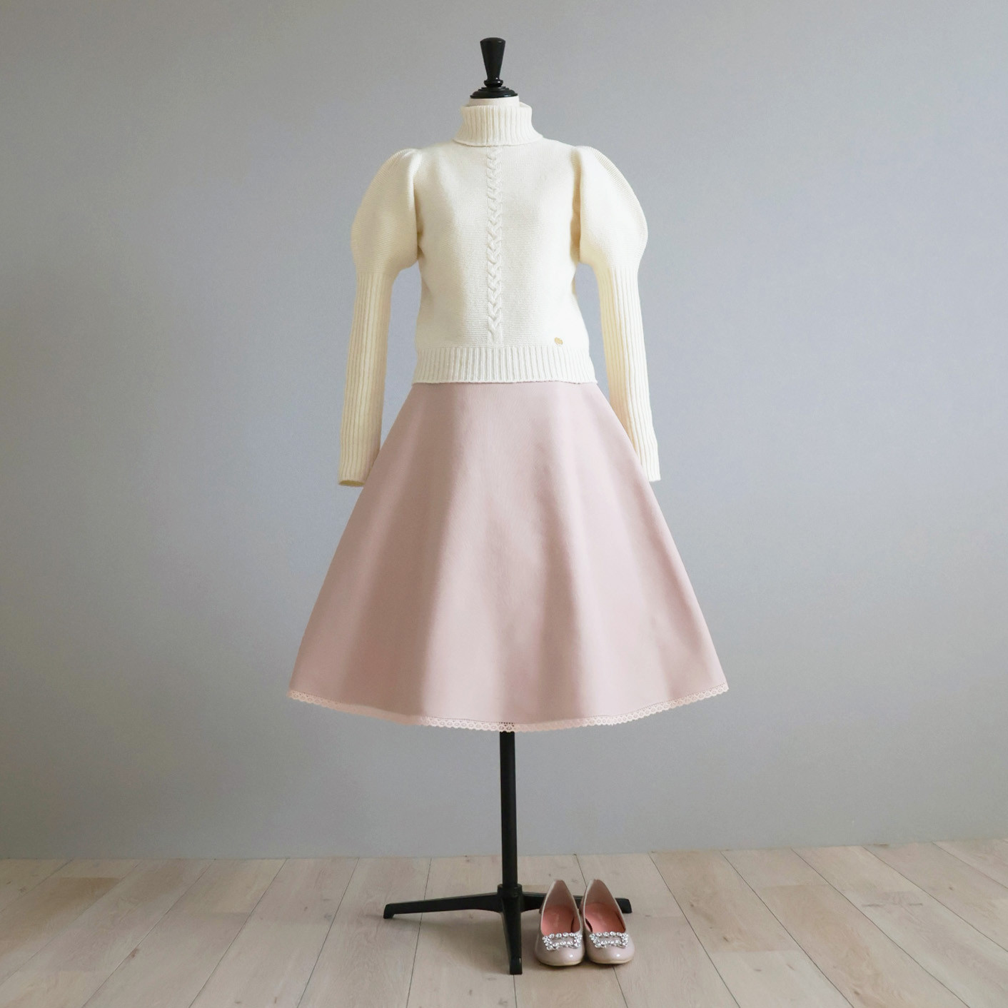 【大人フェミニン！】ホールガーメント カシミヤ混 ケーブル柄 パフショルダープルオーバー【オフホワイト】