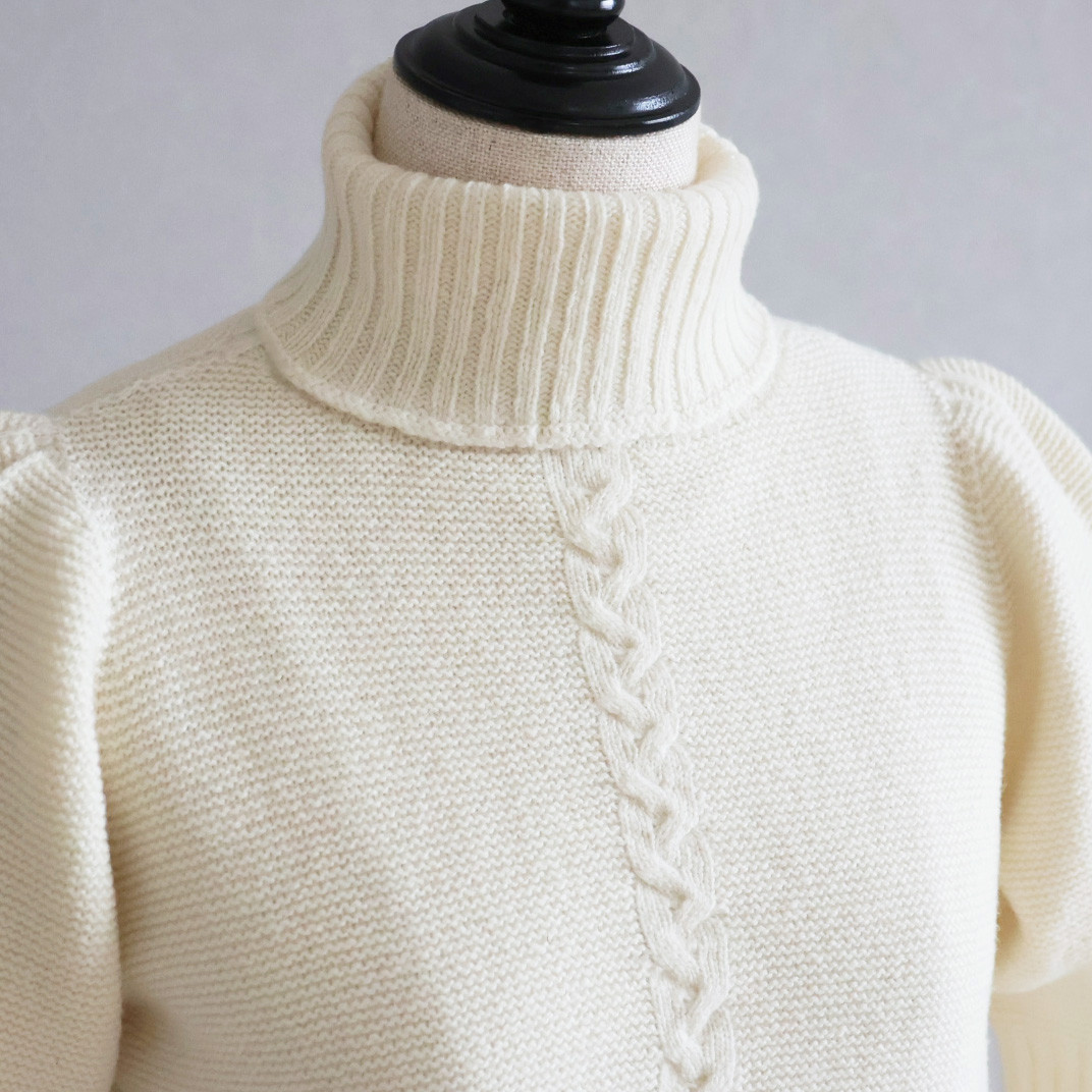 【大人フェミニン！】ホールガーメント カシミヤ混 ケーブル柄 パフショルダープルオーバー【オフホワイト】