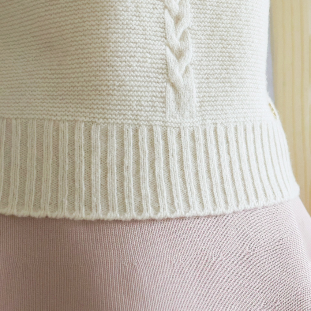 【大人フェミニン！】ホールガーメント カシミヤ混 ケーブル柄 パフショルダープルオーバー【オフホワイト】