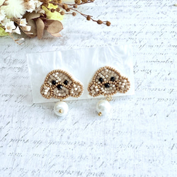 ビーズ刺繍のブローチ・メリーゴーランドの黒い馬 ブローチ Little