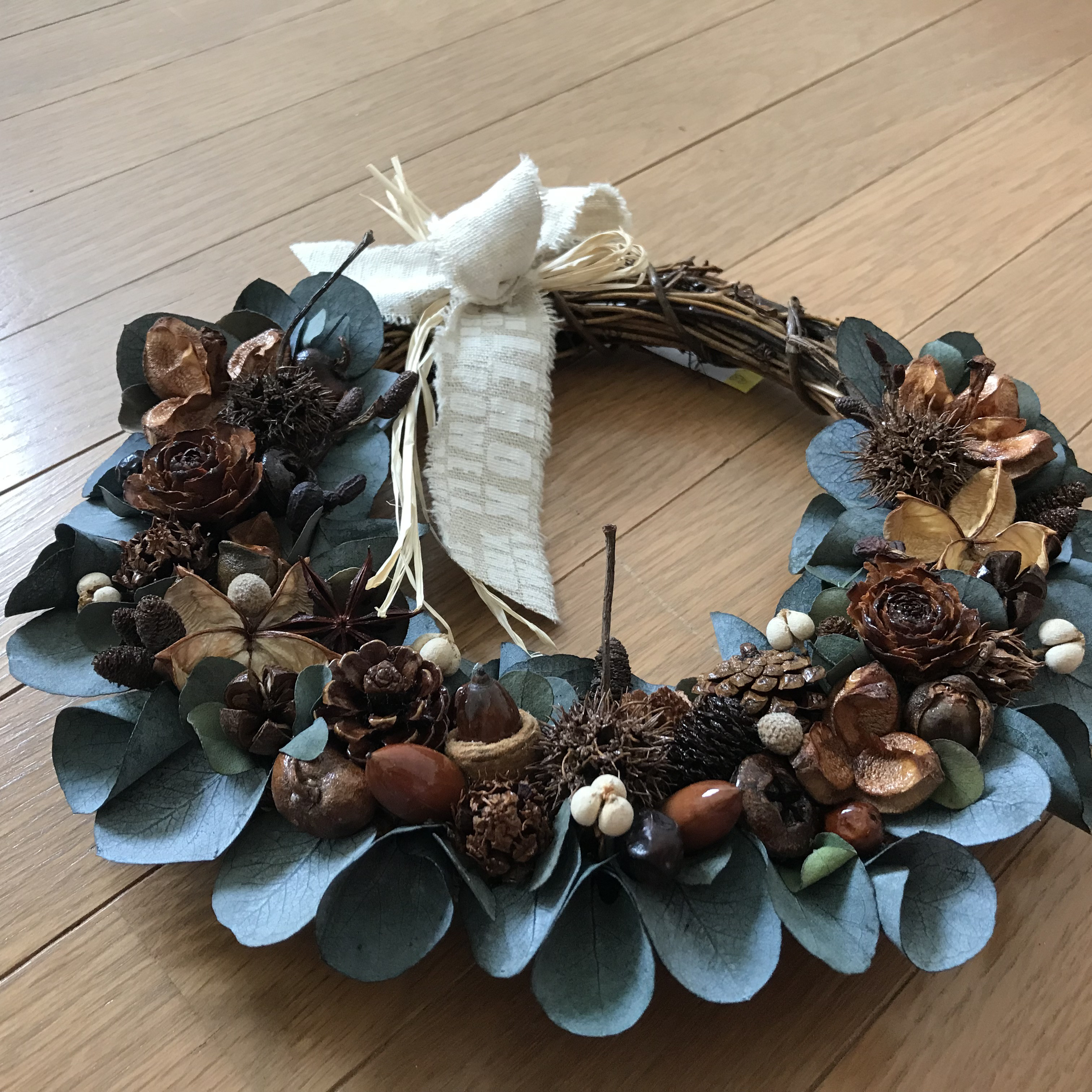《新作》シックでアンティークな木の実とユーカリのリース（残すところ1点のみ）