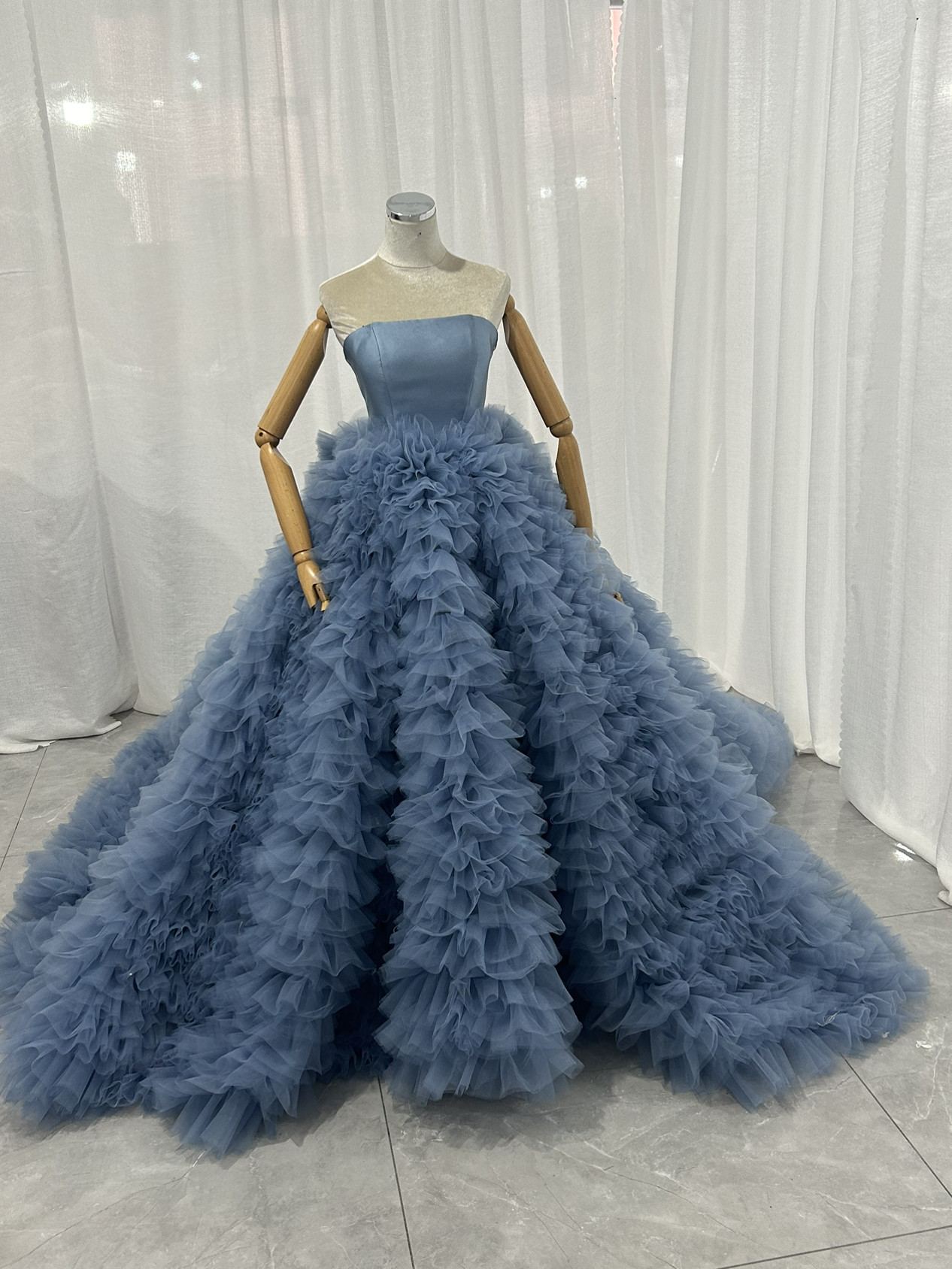 送料無料！人気上昇！ ブルーグレー ミカドサテン カラードレス取り外し袖フレアスカート挙式/前撮り