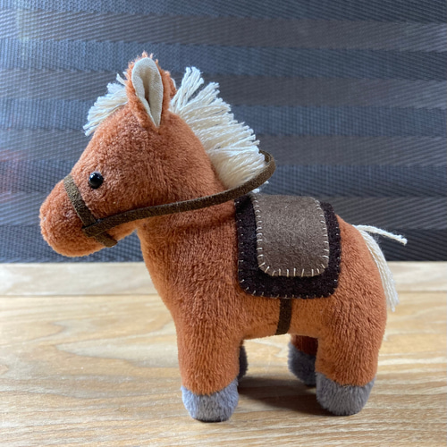 ちっちゃい尾花栗毛の馬・馬具付き【一点ものです】 ぬいぐるみ ikuko