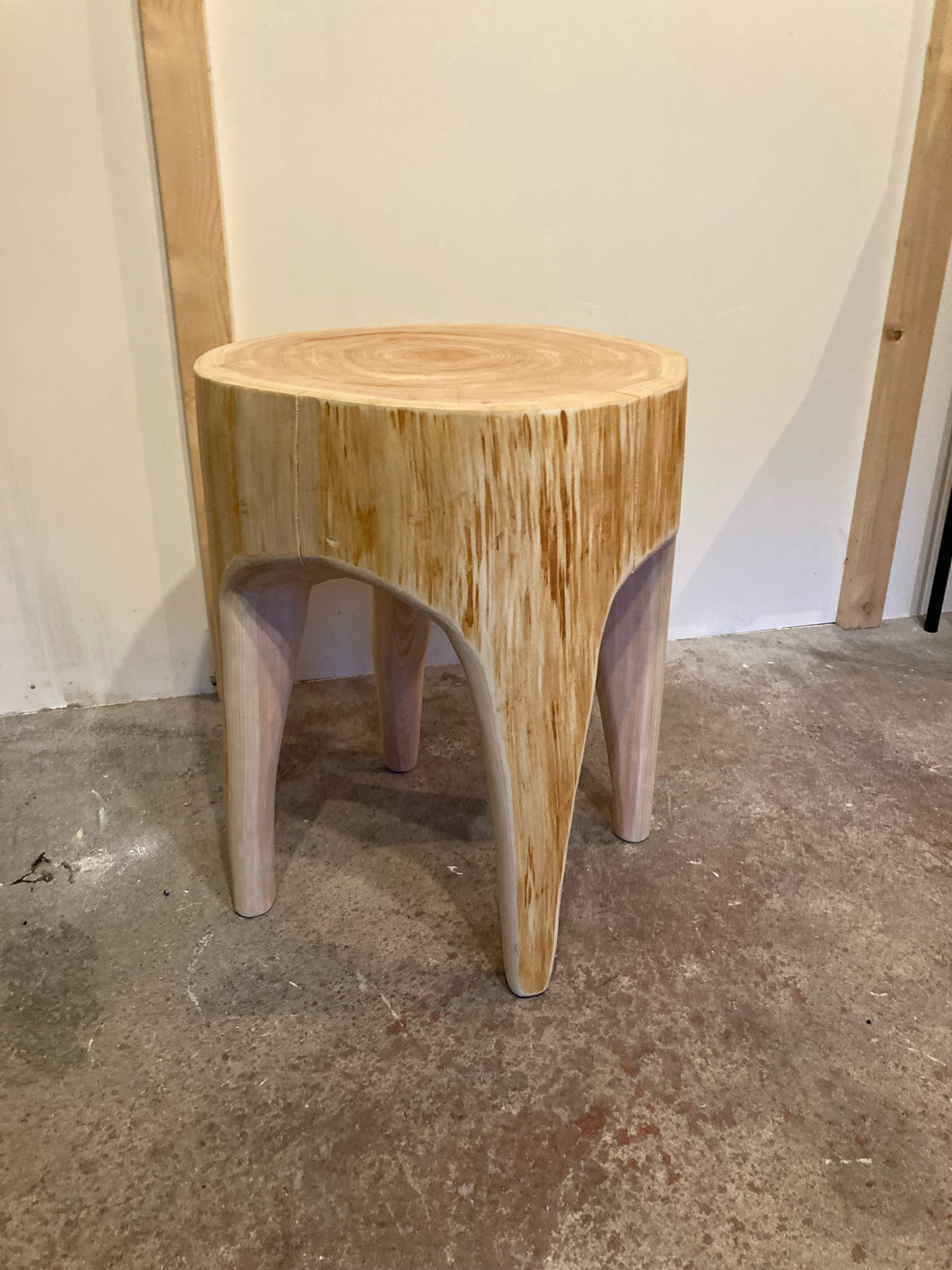 ヒノキのスツール
