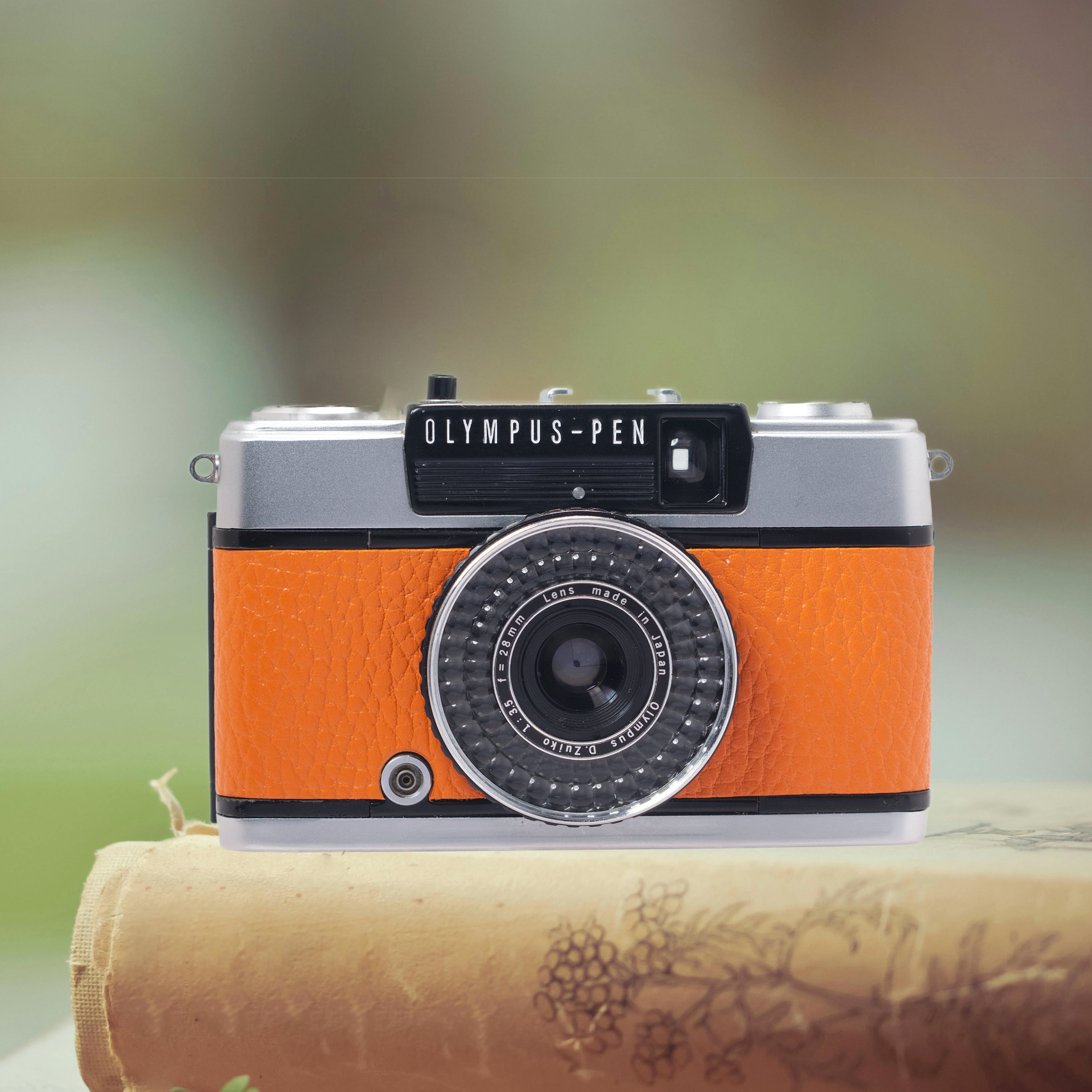 ❀完動完全整備品❀オリンパス　PEN　EE-3❀撮影現像ＯＫ❀オレンジ❀