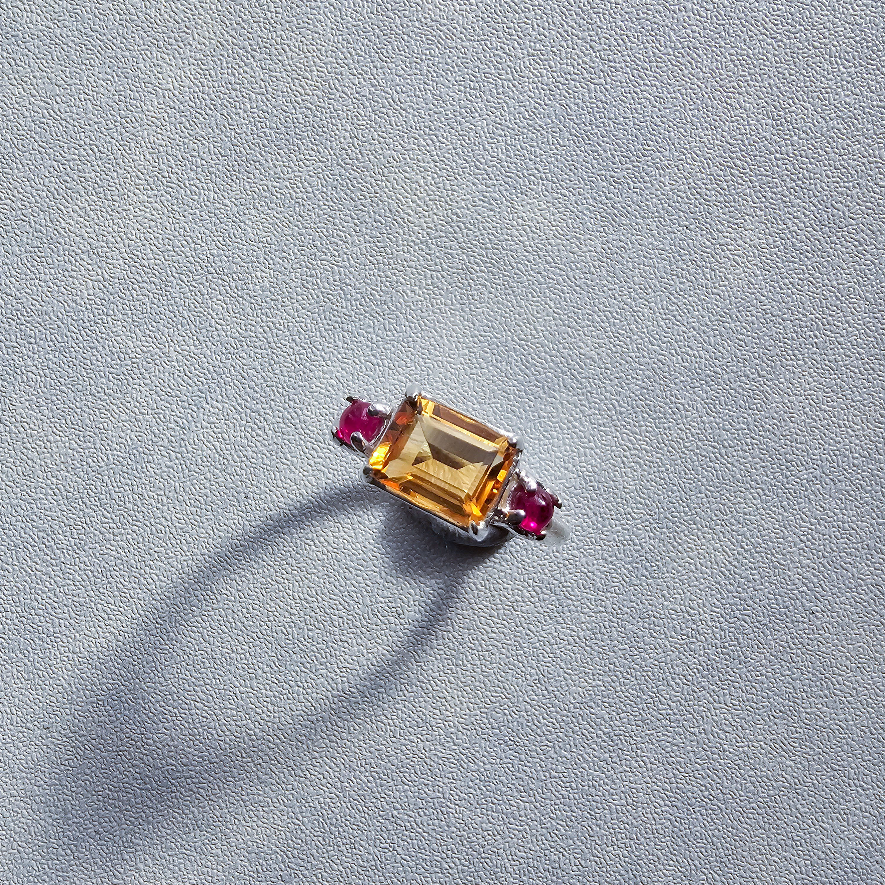 シトリン×ルビー シルバーリング｜ビビッドカラーが映えるエメラルドカット指輪 一点もの Silver925
