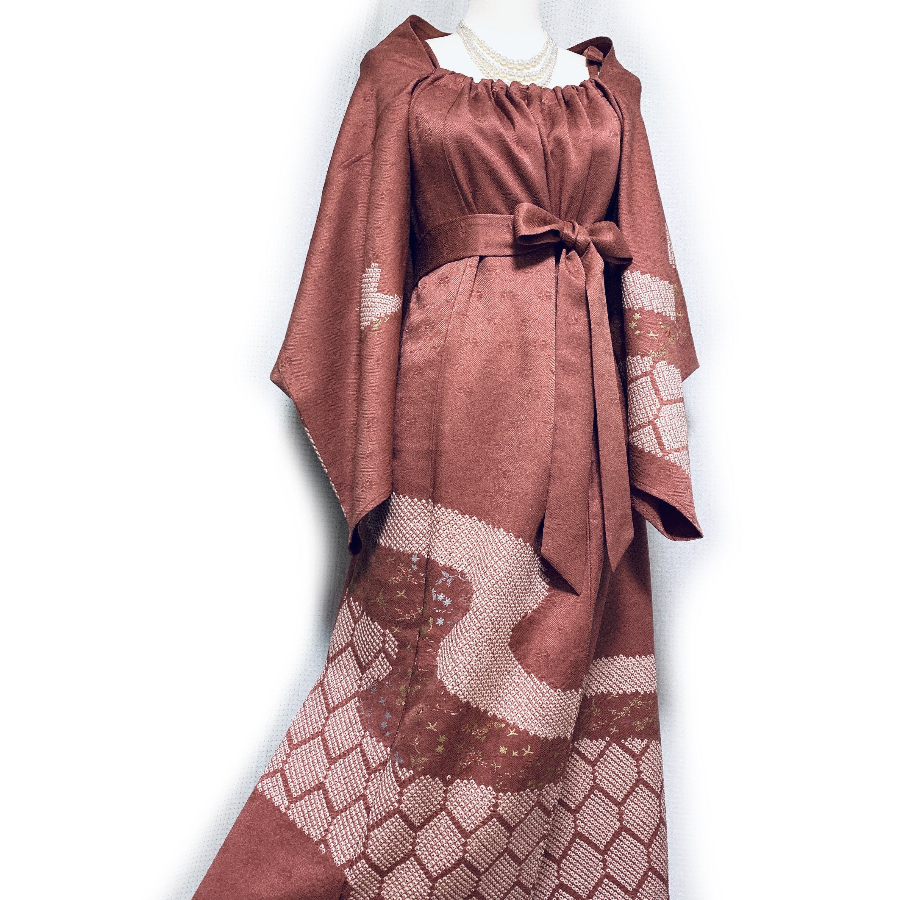 極上【正絹】着物リメイク 絞りと刺繍の訪問着ドレス&ボレロショールのセット／キャミワンピースタイプ／フォーマル［376］