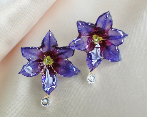 180 パープル✖︎ゴールド花びら＆ジルコニア付お花チャーム　ピアスorイヤリング e26c1bc1b16bd82188bbfd2d997dc9