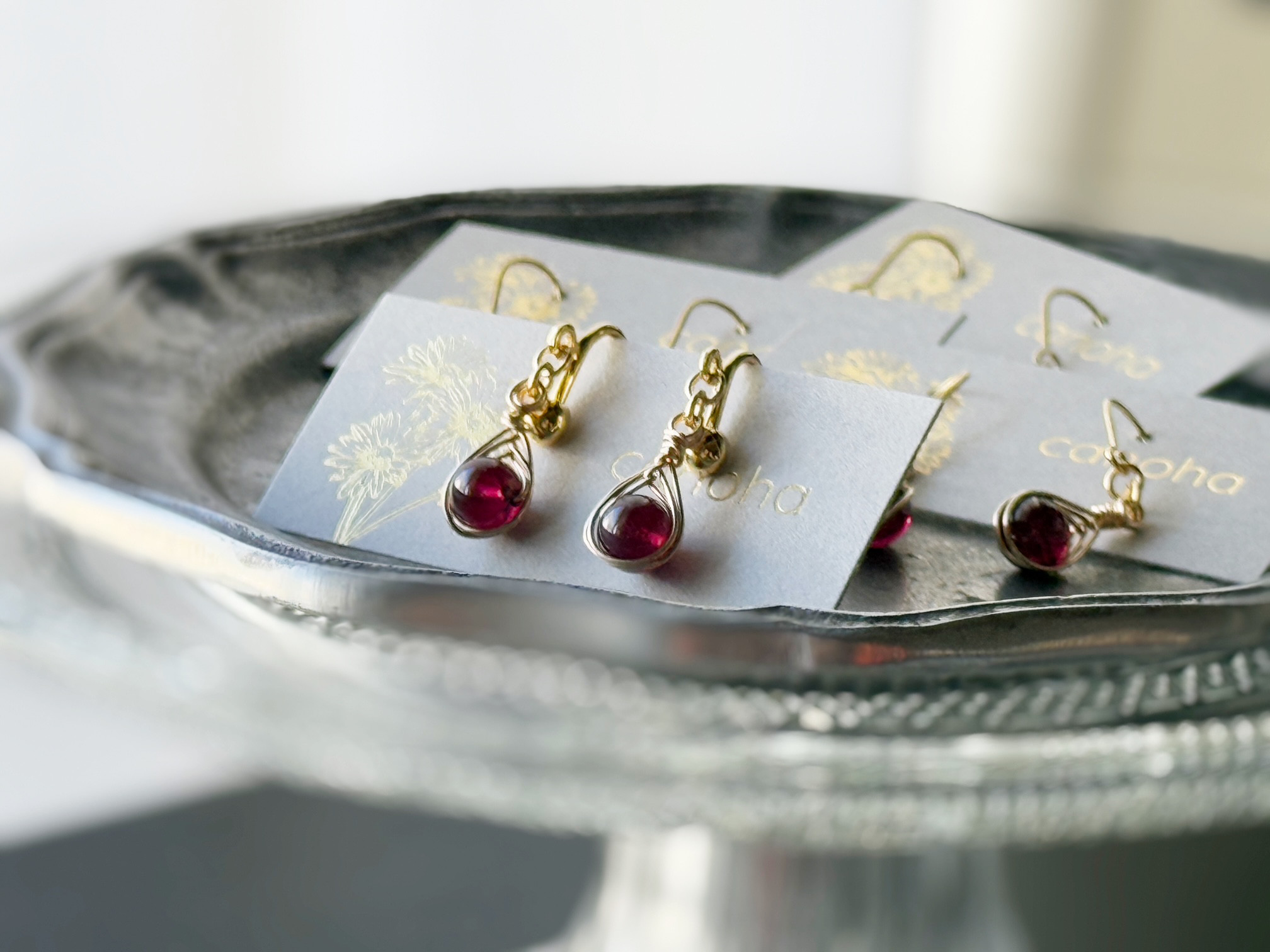 【1月の誕生石】今の私に、静かな情熱を。ロードライトガーネット 一粒イヤリング/ピアス