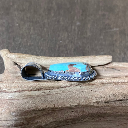 ターコイズ シルバーペンダント　インディアンジュエリー　ホピ 銀製品 インディアンジュエリー シルバー925 ペンダント トップ ズニ族