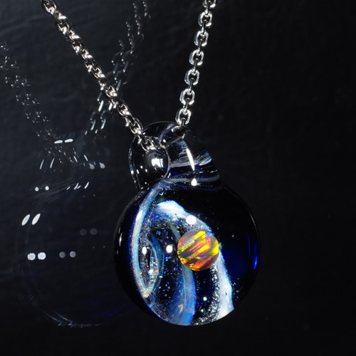 ガラスの小宇宙 ブラックオパール ペンダント No.2076 【YASUDA GLASS
