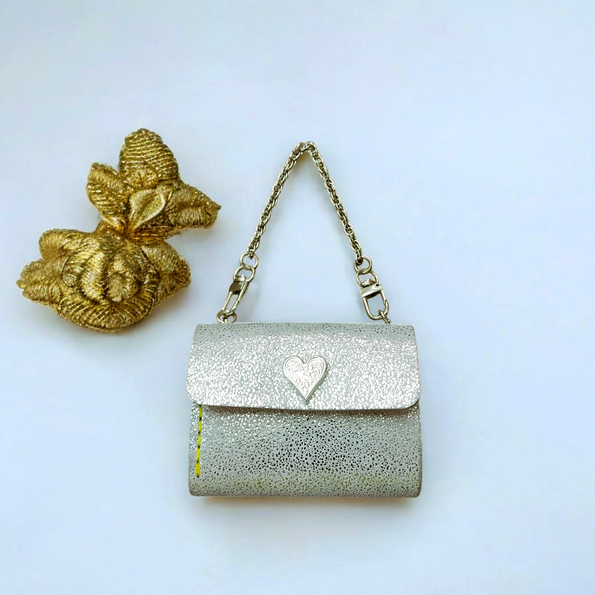 コンパクト財布【PICO(ピコ)】箔ラメシルバーレザーとヌメ革で作る受注制作品。贈物にもおススメ！！