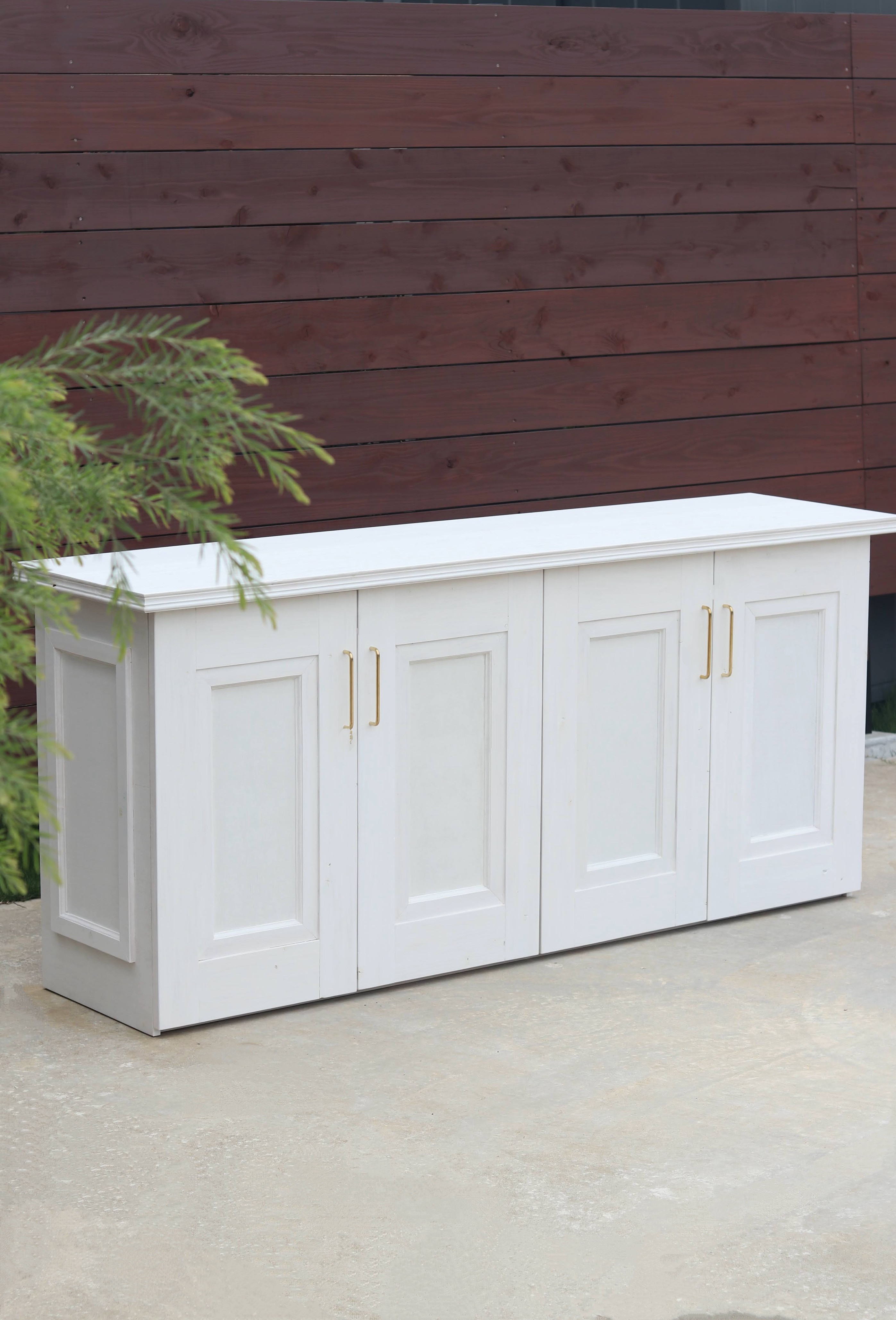 ヨーロピアンな雰囲気の可愛らしいアンティークキャビネット　レジ台　キャッシャー  ディスプレイ 店舗什器